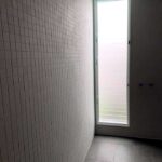 apartment bathroom tiling